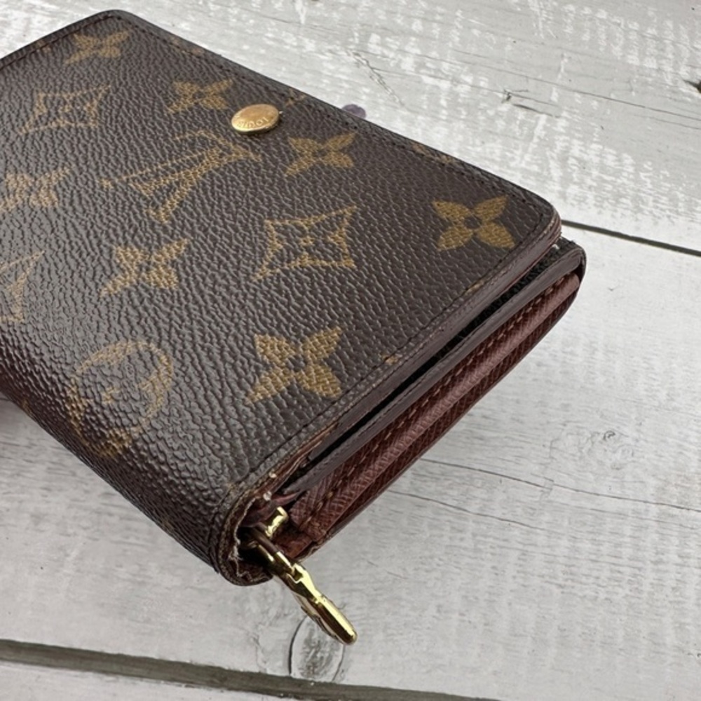 AUTHENTIC LOUIS VUITTON Monogram Porte-Monnaie Billets Tresor Wallet. - Picture 12 of 16